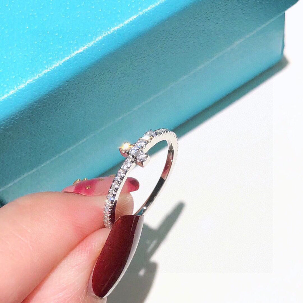 18K Tiffany Diamond Wire Ring