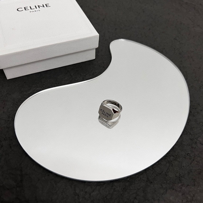 18K Celine Vintage Ring