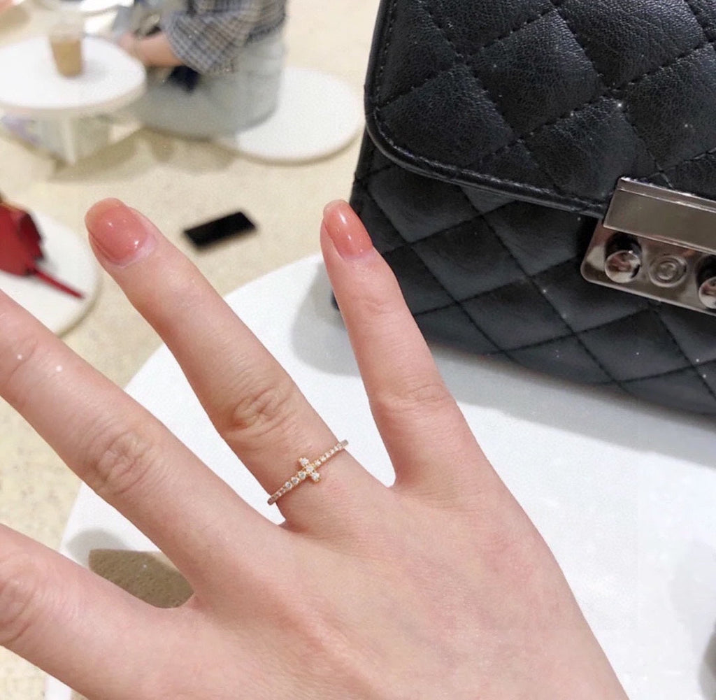 18K Tiffany Diamond Wire Ring