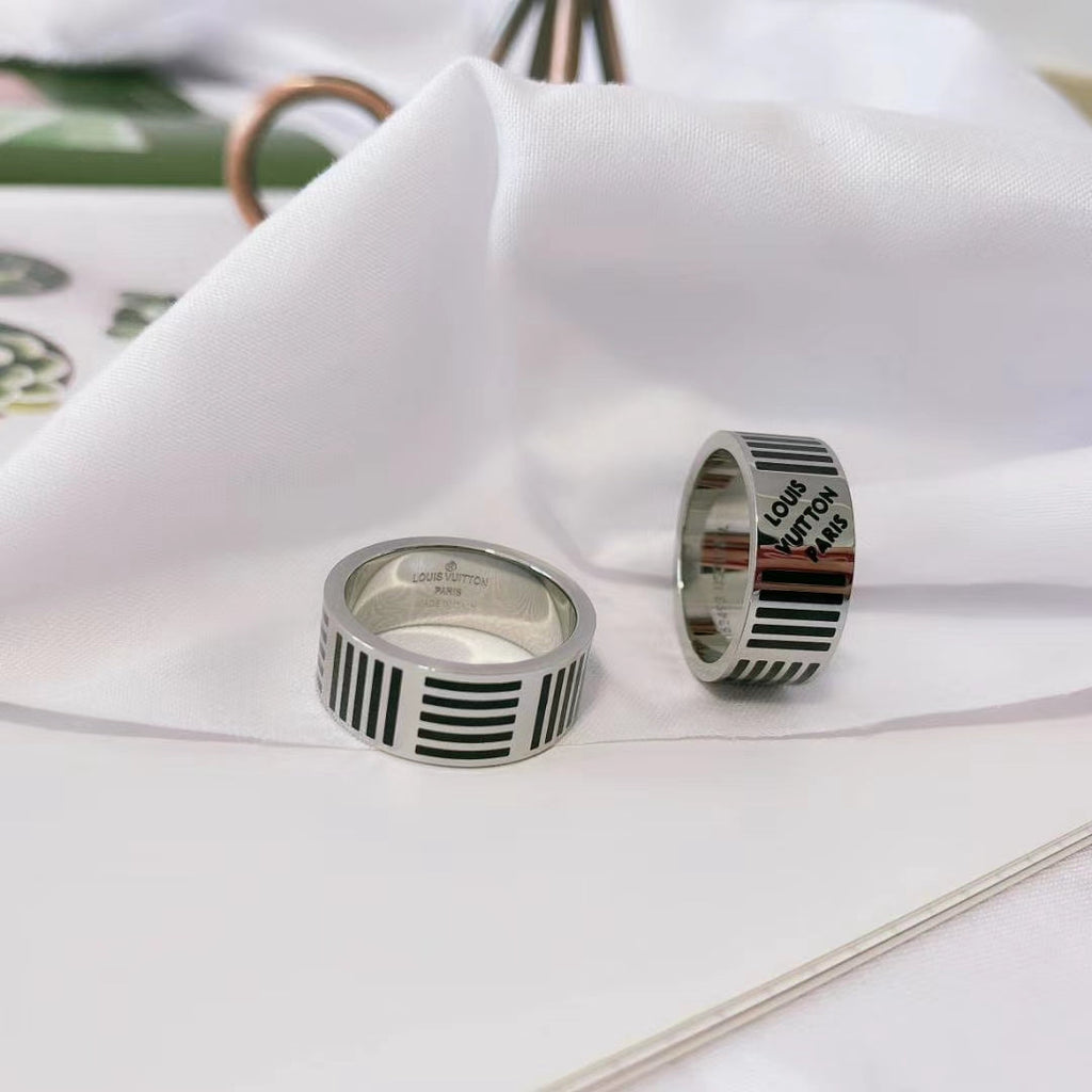18K Louis Vuitton Damier Black Ring